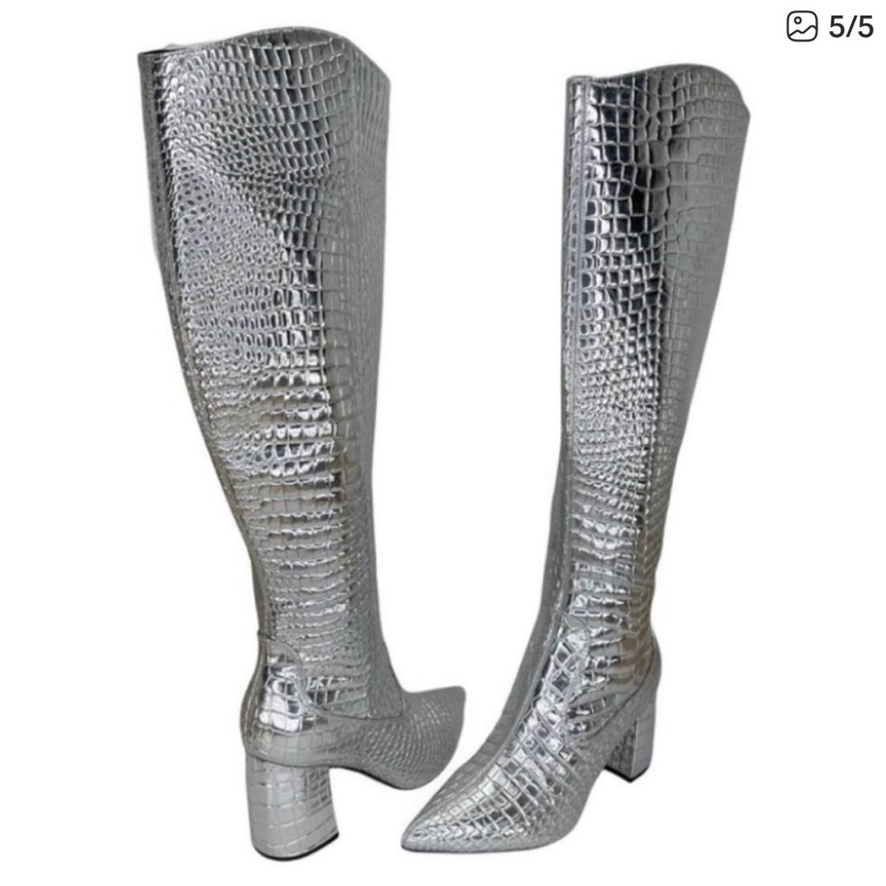 Marc Fisher Silver Snakeskin Knee-High Boots – Size 6
🔥🔥🔥 festival vibes - Picture 1 of 13